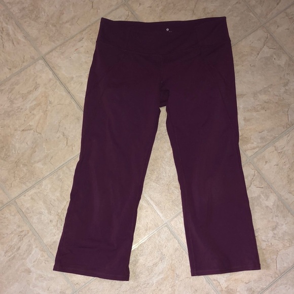 Athleta Pants - Athleta Purple Cropped Yoga Pants Size Medium